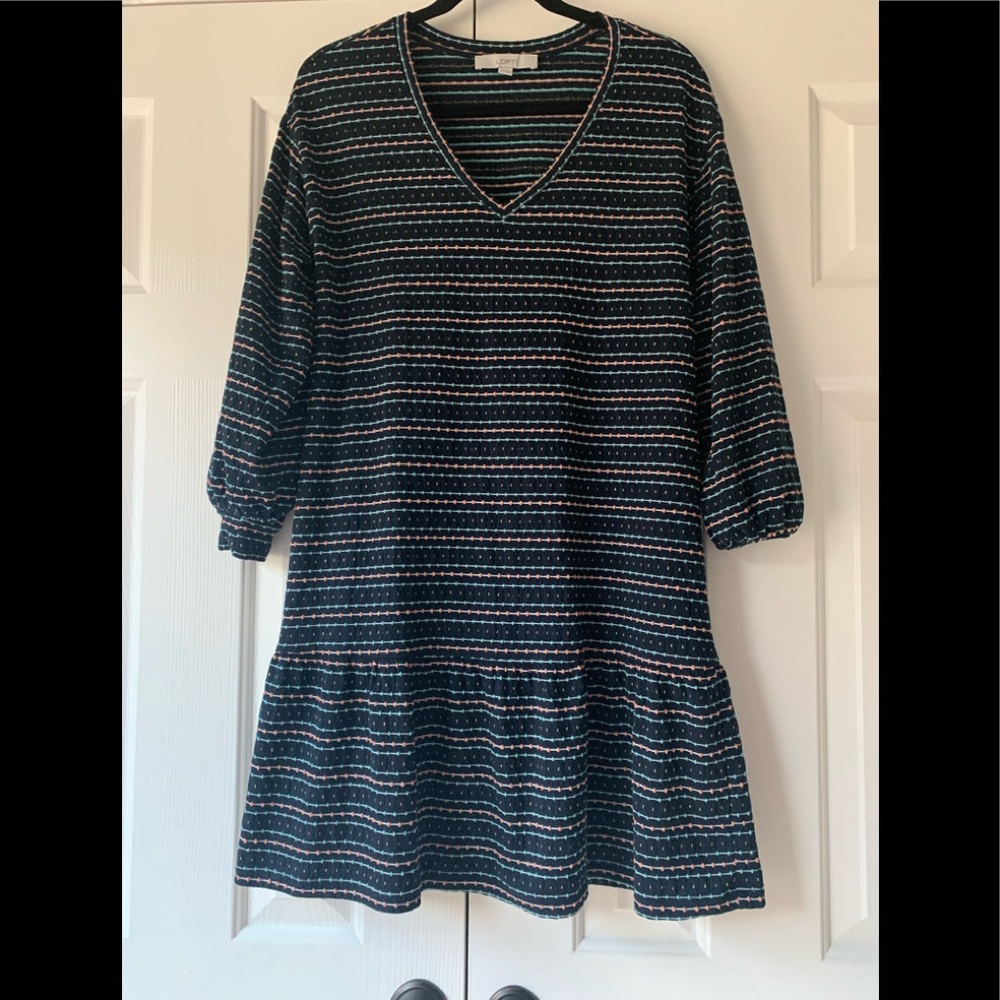 Loft, casual dress, drop waist, navy with colored specks. 
Good Condition